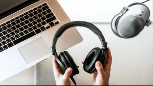 ¿Cuáles son los audífonos que aparecen en todas las listas y por qué?