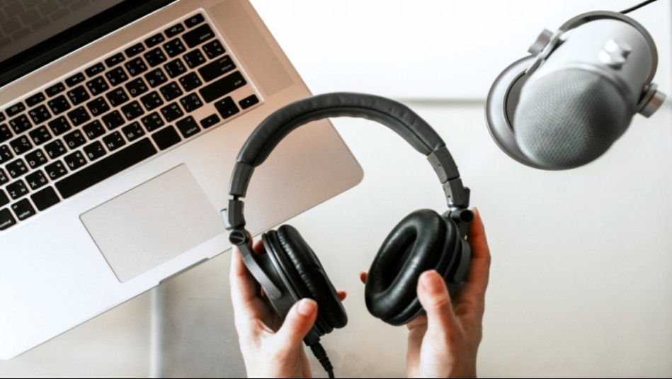 ¿Cuáles son los audífonos que aparecen en todas las listas y por qué?