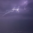 Alejandro Sepúlveda advierte por lluvia, tormentas eléctricas y granizos en Santiago durante la tarde de este jueves.