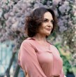 Catalina Guerra se ha convertido en una de las reinas del drama en las teleseries de la tarde, demostrando su gran versatilidad con dos personajes completamente opuestos: Bernardita Vial en El Jardín de Olivia y Andrea Núñez en La Baronesa.
