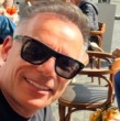 Una paciente del esposo de Nacho Gutiérrez lo acusa de haberla lesionado durante una operación, al punto de pensionarse por invalidez