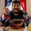 Otakín se sumerge en el mundo de los caldos, preparaciones reconfortantes que han acompañado a la humanidad desde tiempos ancestrales. Ideales para los días fríos y lluviosos, estas recetas son parte fundamental de la cocina chilena.