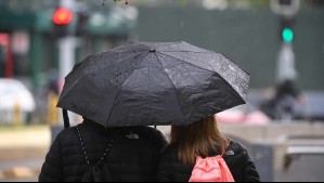 Advierten posibles lluvias y tormentas eléctricas en Santiago: Estos son los sectores donde caerían chubascos
