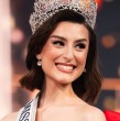 Ya está disponible la votación popular para apoyar a Dominga López, la representante chilena en Miss Universo 2026, y ayudarla a conseguir un lugar en el Top 30 del certamen.
