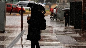 Jaime Leyton advierte por tres pulsos de lluvia en Santiago: ¿A qué hora llegarán y cuánto podría caer?