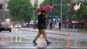 Lluvias en Santiago se extenderían hasta el viernes: Jaime Leyton entrega su pronóstico para los próximos días