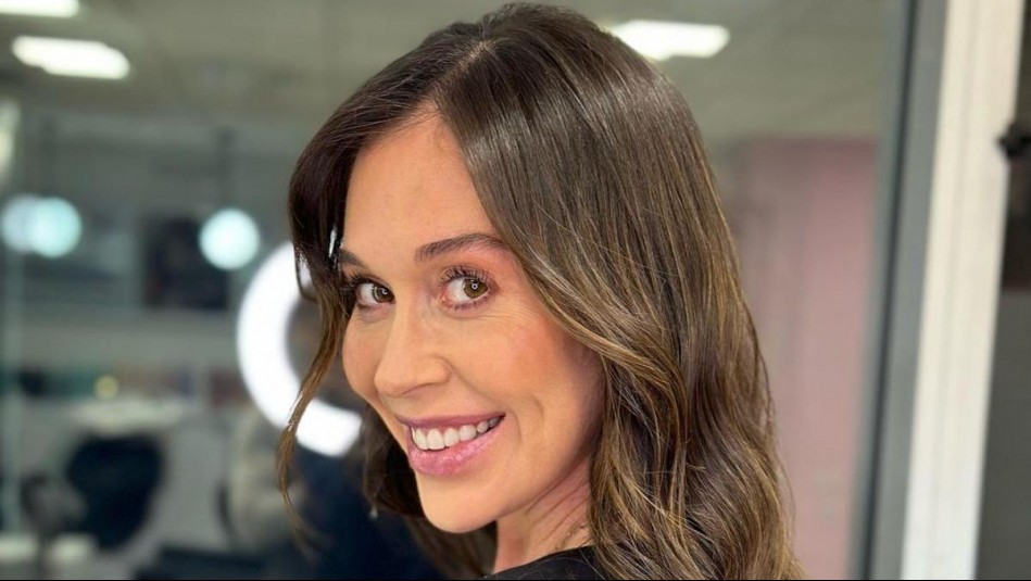 Vale Roth sonriendo.
