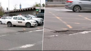 Bache en Toesca genera preocupación: Autos y motos deben esquivar el hoyo para evitar accidentes