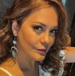 Ruth Gamarra se encuentra en casa de su madre en Paraguay, mientras se recupera de dos cirugías en su cadera. Producto de estas intervenciones, ahora debe pagar una importante suma de dinero por gastos médicos.