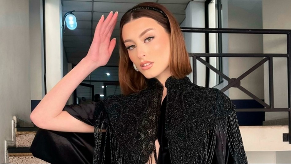 dominga lopez posando.