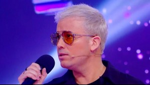 ¡Hasta una reverencia le hicieron! Luis Pedraza se lució cantando 'Cómo te va mi amor' de Pandora en Dale Play