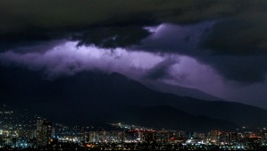 Jaime Leyton advierte por lluvias y tormentas eléctricas en dos regiones: Conoce dónde se esperan
