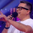 Este jueves, en Dale Play, Leandro Martínez fue elegido por el equipo amarillo para enfrentar el desafiante Karaoke Recargado, una de las pruebas más exigentes del programa.