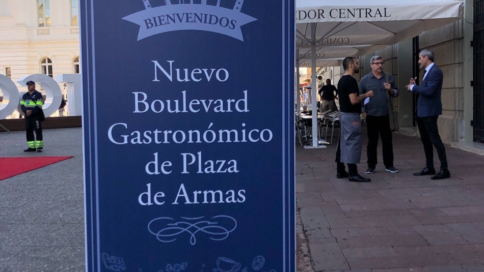 Restaurantes en Plaza de Armas de Santiago / Instagram SantiagoAdicto