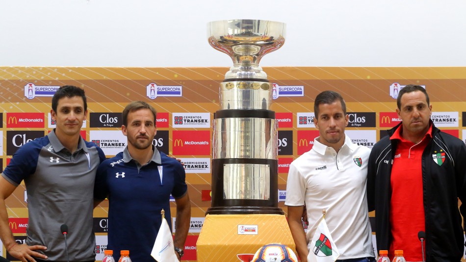 La UC y Palestino se miden con balón personalizado para la Supercopa 2019 en el Sausalito / Agencia UNO.