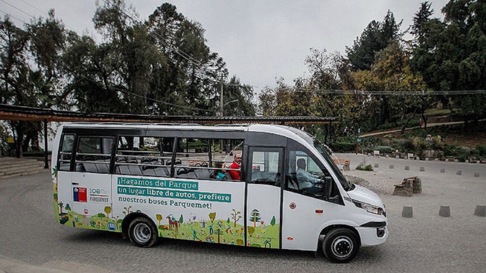 Parque Metropolitano presentó buses ecológicos de turismo