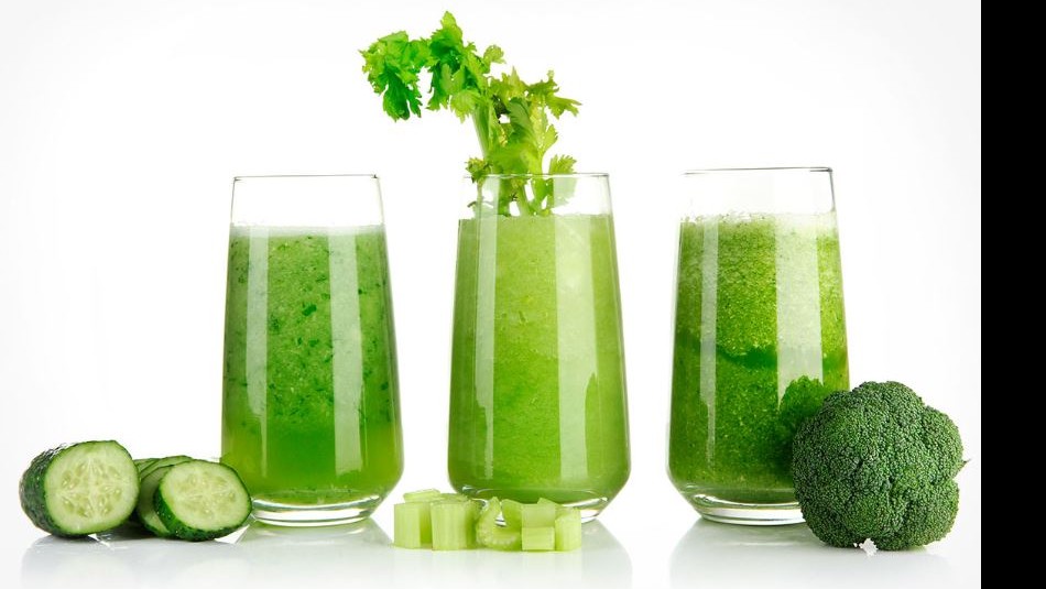 Aprende 4 recetas fáciles para hacer tus jugos verdes