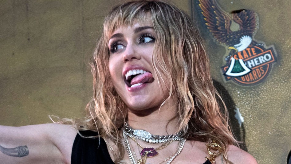 Miley Cyrus Enciende La Polémica Entre Nicki Minaj Y Cardi B Tras Revelar Material De Su Nuevo 2512