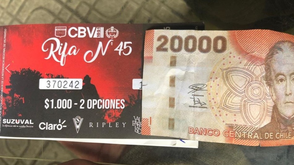Bomberos denuncia que sujeto compró números de rifa benéfica con billete falso