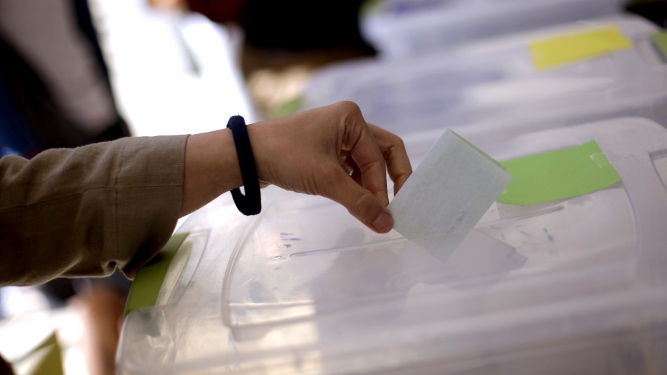 Consulta ciudadana por nueva Constitución: Solo podrán votar los mayores de 20 años