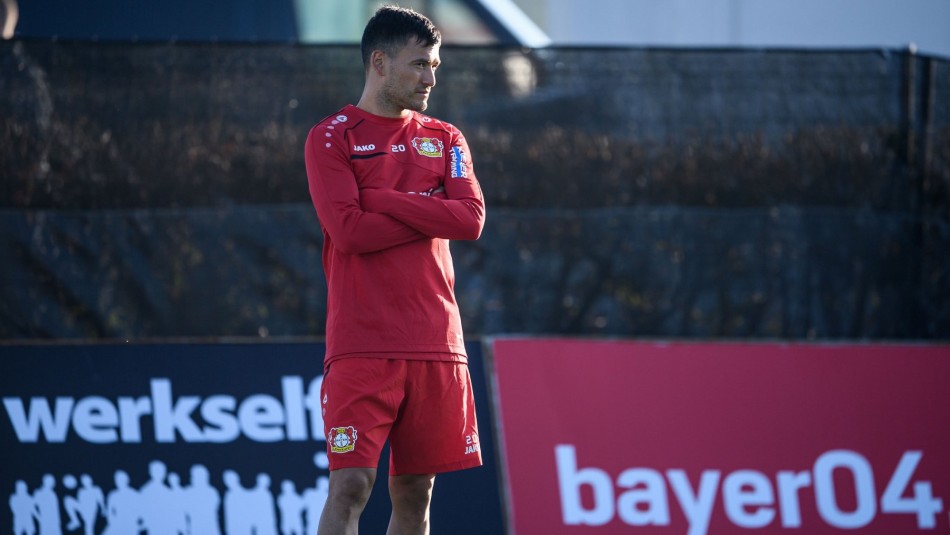 Charles Aránguiz Charles Aránguiz sufre lesión en Bayer Leverkusen.