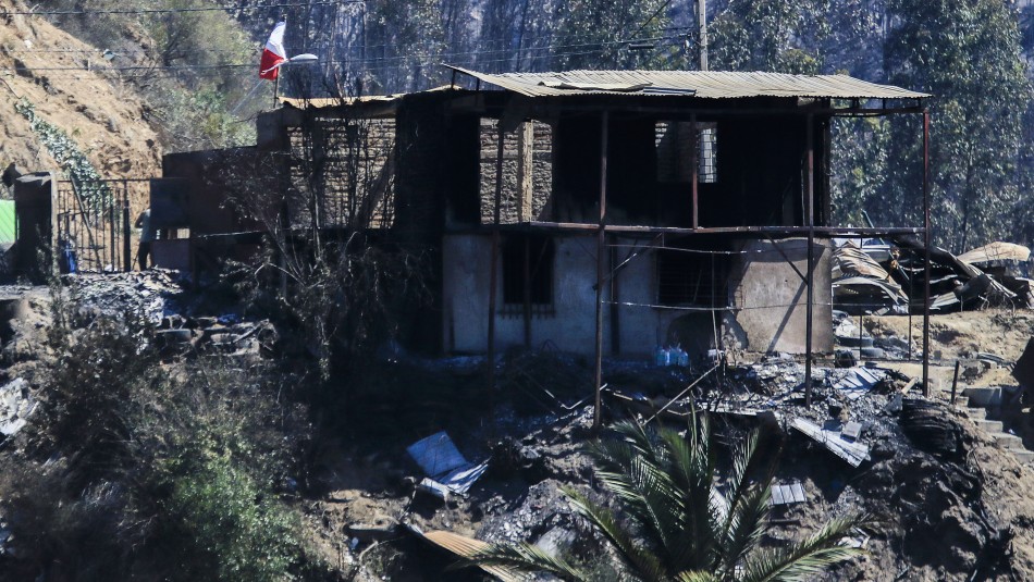 Rocuant Humoristas y músicos se unen en beneficio de damnificados por incendios en Valparaíso