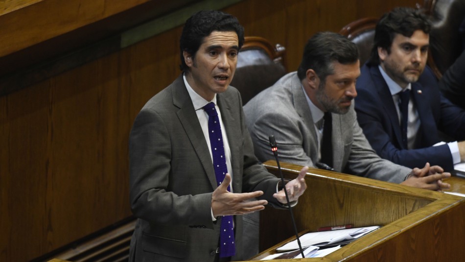 Interpelación a ministro Ignacio Briones estuvo marcada por pensiones y sueldo mínimo Interpelación a ministro Ignacio Briones estuvo marcada por pensiones y sueldo mínimo