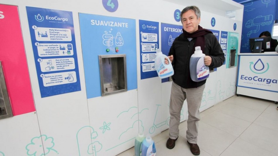 Barato y ecológico: Emprendimiento chileno permite recargar productos de limpieza para el hogar