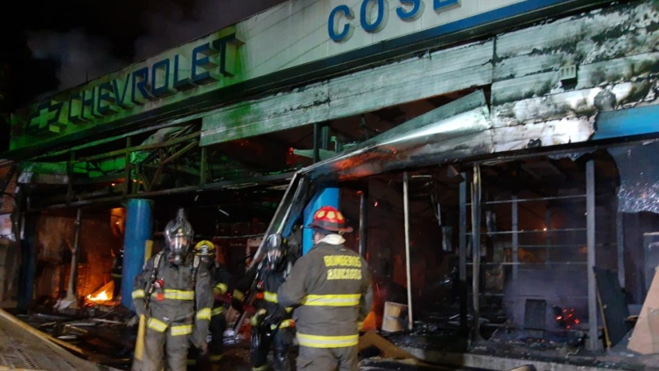 Incendio destruye automotora en Rancagua Incendio destruye automotora en Rancagua