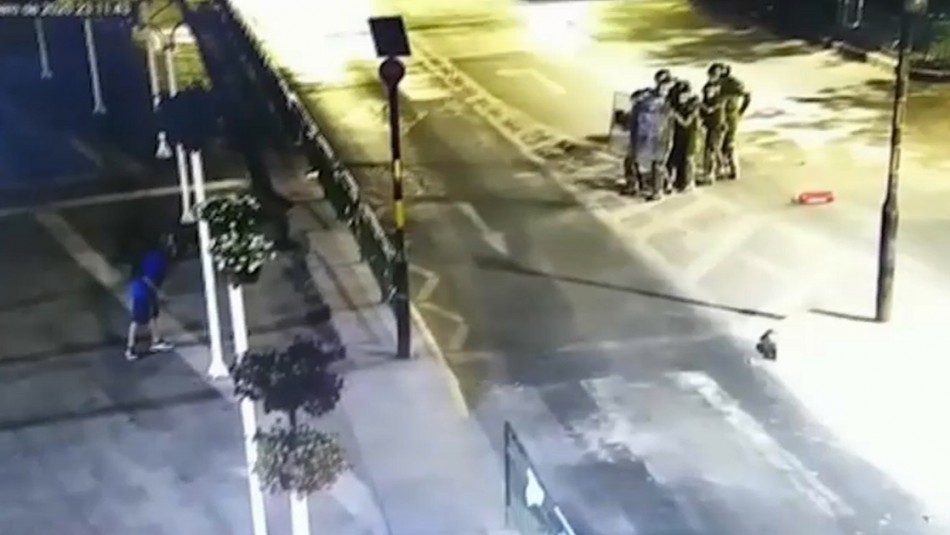 Ataque a comisaría en Huechuraba deja a carabinero lesionado Ataque a comisaría en Huechuraba deja a carabinero lesionado