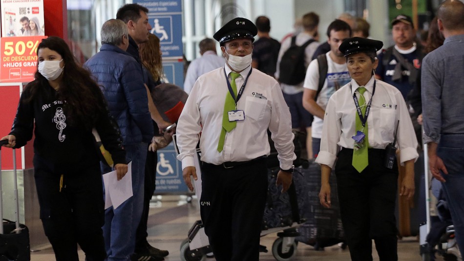 Coronavirus Activan protocolos en aeropuerto de Santiago para prevenir el coronavirus