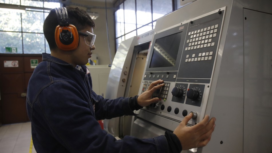 Sueldos sobre el millón de pesos: Las carreras técnicas más cortas y mejor pagadas Carreras técnicas