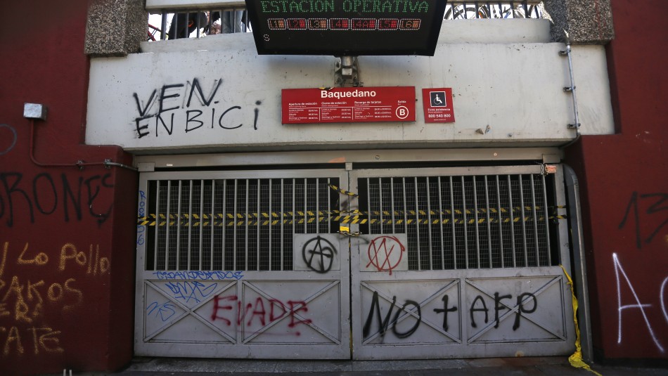 Comisaría Baquedano Carabineros anuncia que retirará comisaría de la estación de Metro Baquedano
