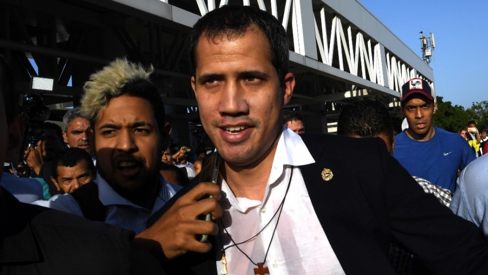 En medio de enfrentamientos Guaidó regresa a Venezuela tras gira internacional En medio de enfrentamientos Guaidó regresa a Venezuela tras gira internacional