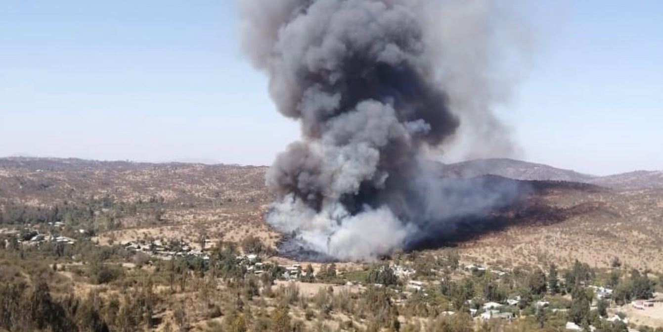 Decretan Alerta Roja Para Comuna De Litueche Por Incendio Forestal ...