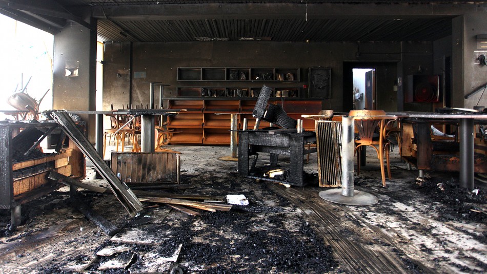 Café literario. Incendio afectó al café literario de Providencia: Alcaldesa Matthei habla de