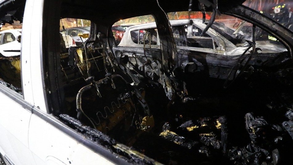 Vehículos quemados Los destrozos dejados en Hotel O'Higgins y automotoras tras incidentes en Viña del Mar