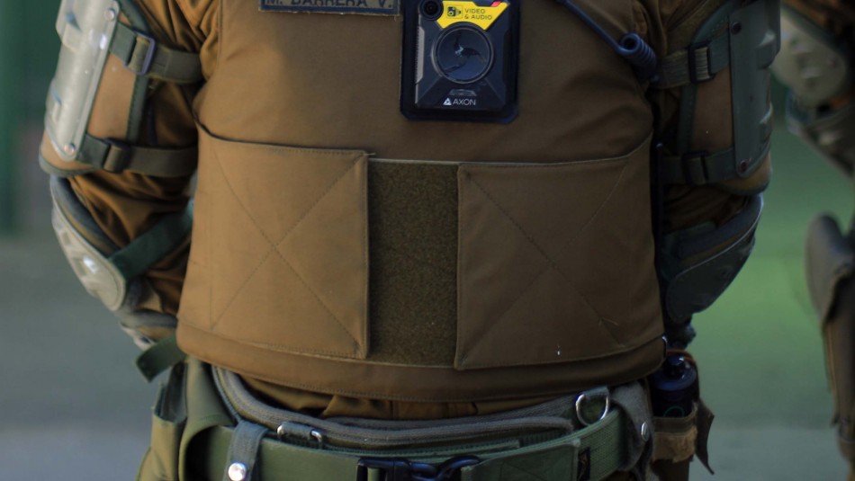 Imagen referencial Nuevas cámaras corporales: La tecnología de Carabineros para el control del orden público