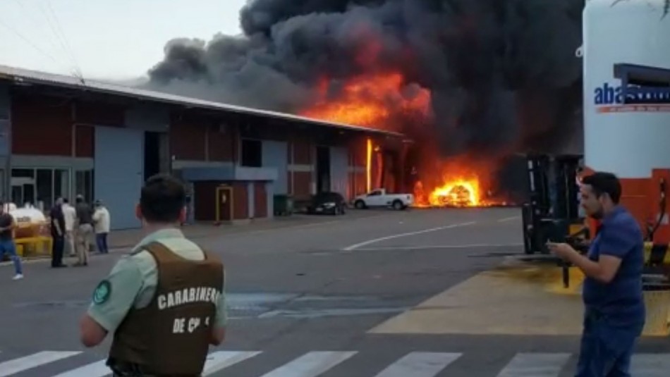 explosion pudahuel Explosión genera gran columna de humo en Pudahuel: Al menos 20 personas heridas