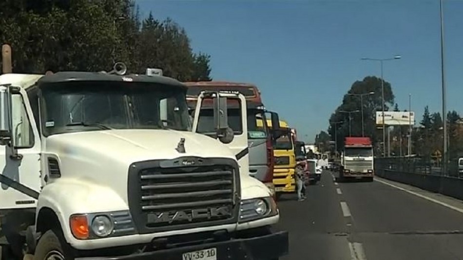 Ruta 68 Camioneros bloquearon parte de la Ruta 68 en la entrada a Valparaíso
