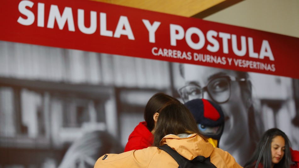 Admisión 2020: Disminuyen postulaciones y cifras de seleccionados respecto al proceso anterior Admisión 2020: Disminuyen postulaciones y cifras de seleccionados respecto al proceso anterior