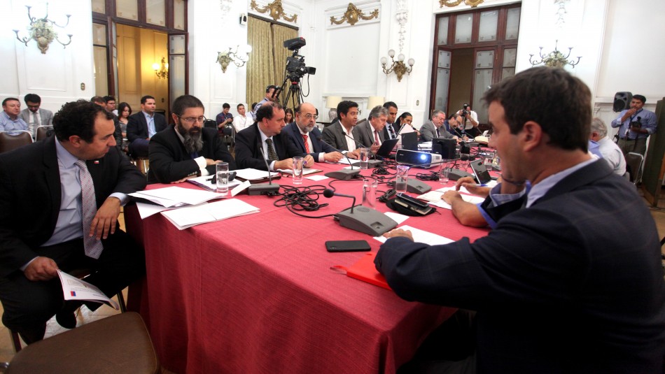 Aprueban idea de legislar proyecto que busca resguardar la infraestructura crítica por parte de FFAA Aprueban idea de legislar proyecto que busca resguardar la infraestructura crítica por parte de FFAA