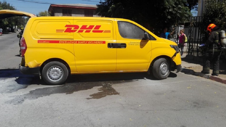 Camioneta usada en robo en aeropuerto de Santiago Camioneta utilizada en millonario robo en aeropuerto de Santiago fue encontrada en Cerro Navia