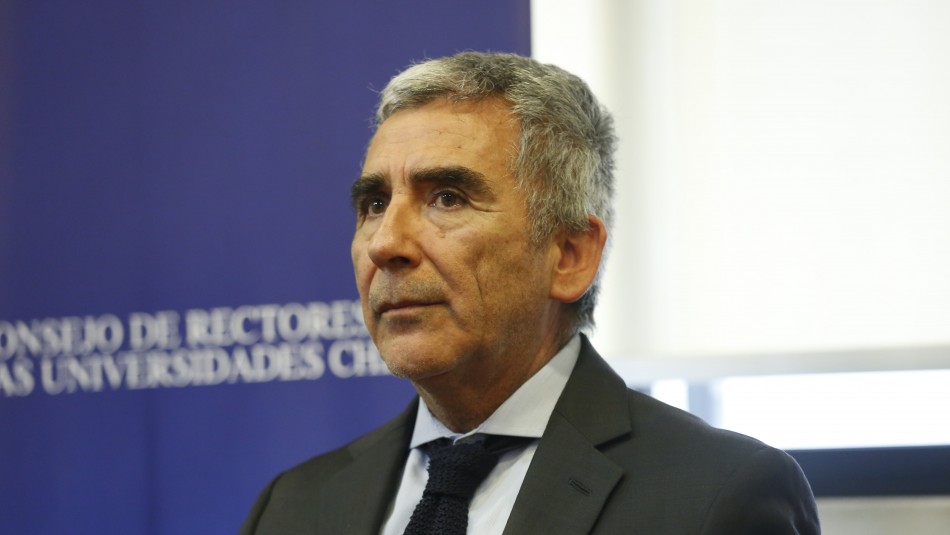 Carlos Peña rector de la Universidad Diego Portales Carlos Peña sobre sistema de gobierno en Chile: