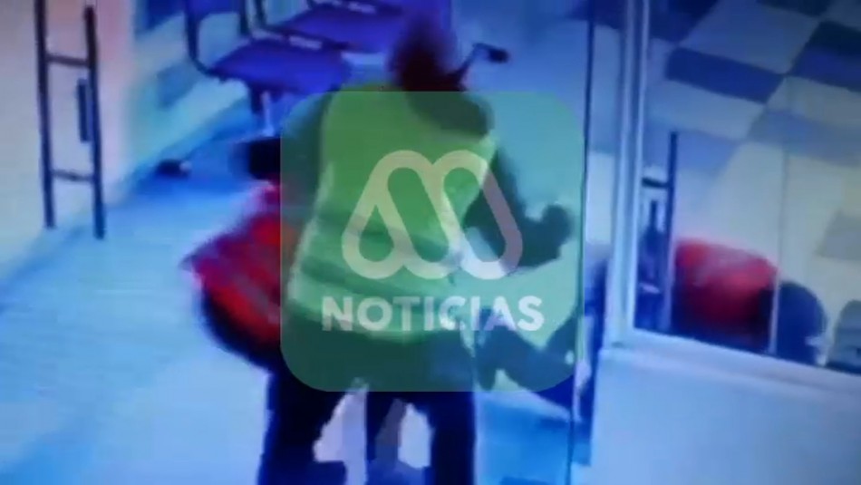 Nuevos videos muestran el accionar de banda que realizó millonario robo en Aeropuerto de Santiago Nuevos videos muestran el accionar de banda que realizó millonario robo en Aeropuerto de Santiago