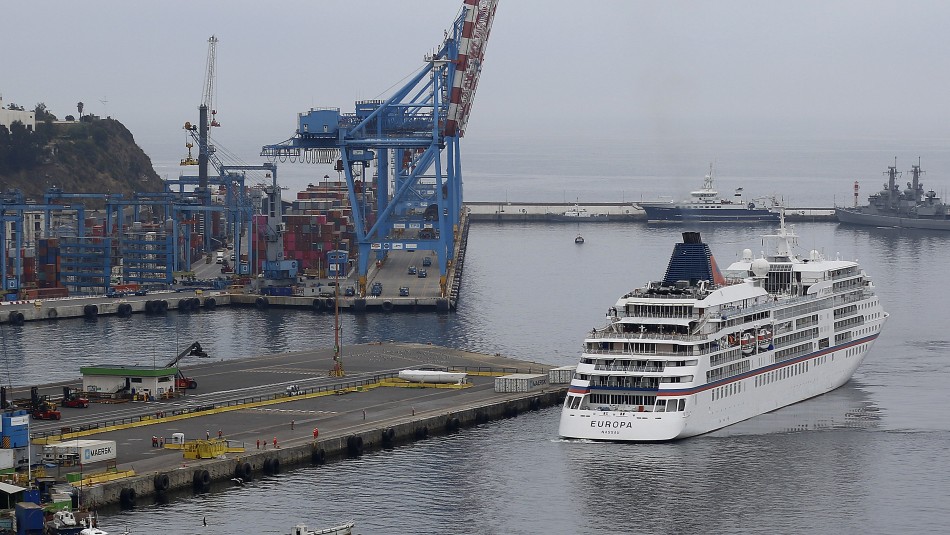 Crucero en Valparaíso Valparaíso: Crucero que debía recalar en Perú fue devuelto a Chile tras rechazarse su arribo