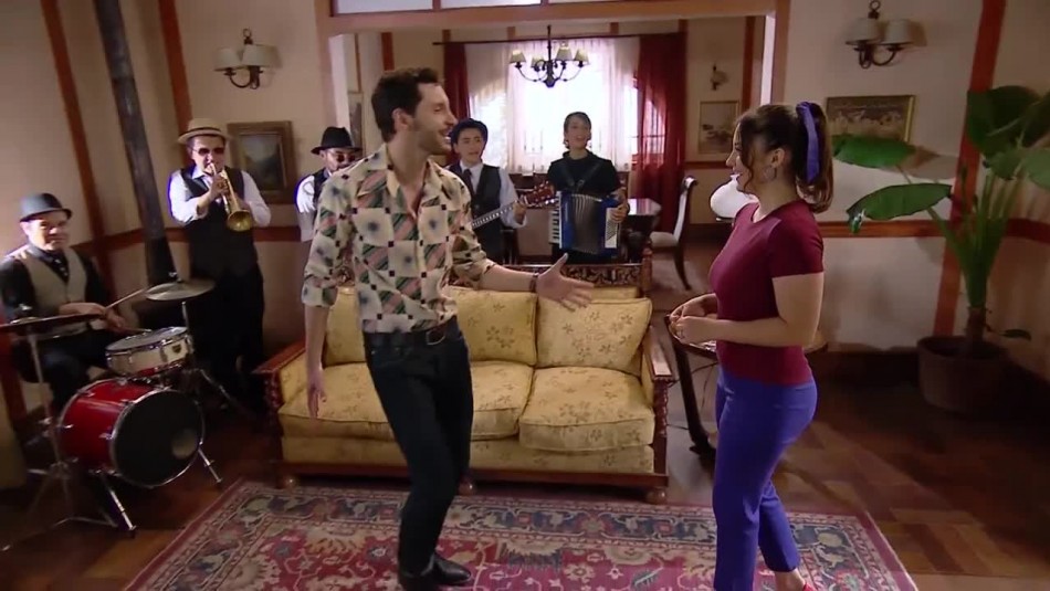 Yo soy Lorenzo: Benjamín sorprendió a Laura al son de Yo soy Lorenzo: Benjamín sorprendió a Laura al son de