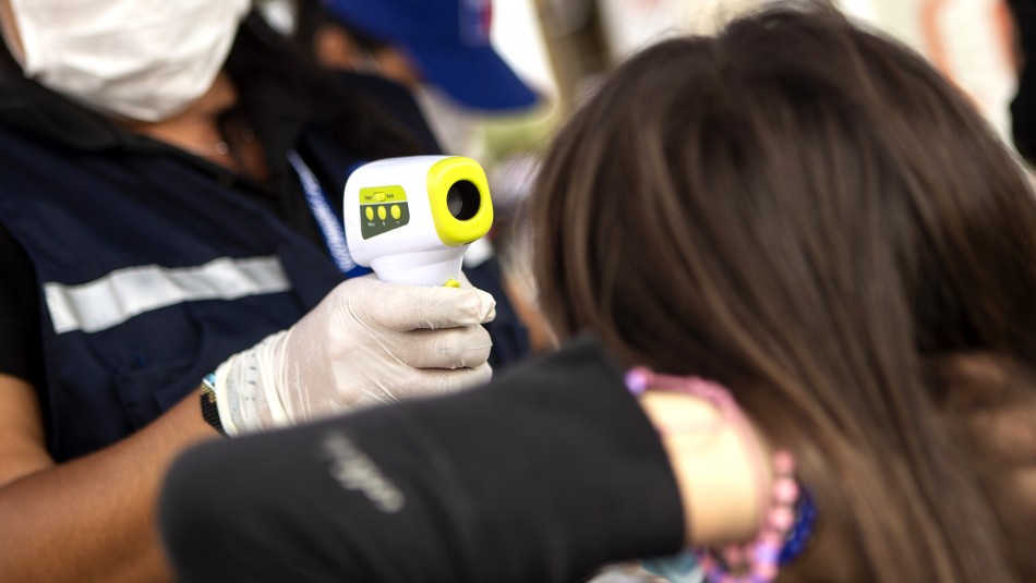 ¿Cómo es vivir con coronavirus?: El testimonio de dos contagiados en Chile ¿Cómo es vivir con coronavirus?: El testimonio de dos contagiados en Chile