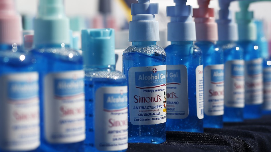 Incautan 3 mil litros de alcohol gel falso listo para ser distribuido Incautan 3 mil litros de alcohol gel falso listo para ser distribuido