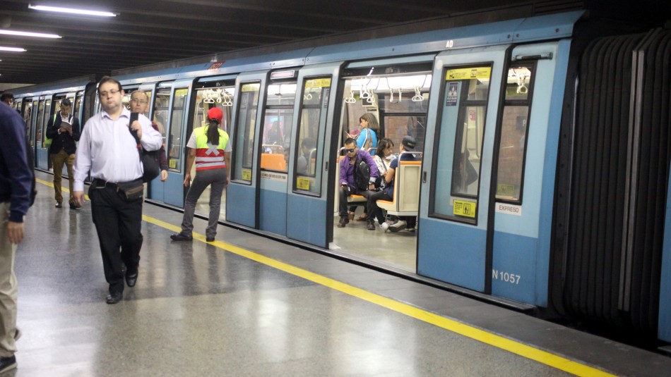 Metro de Santiago Metro de Santiago: Revisa los nuevos horarios del tren subterráneo